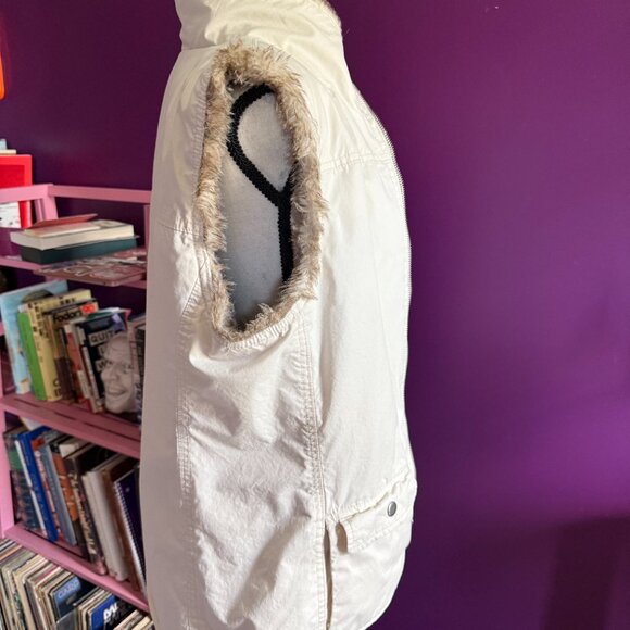 GAP Vintage Y2K Early 00's Reversible Brown and Beige Faux Fur Vest | Size M - Picture 1 of 9